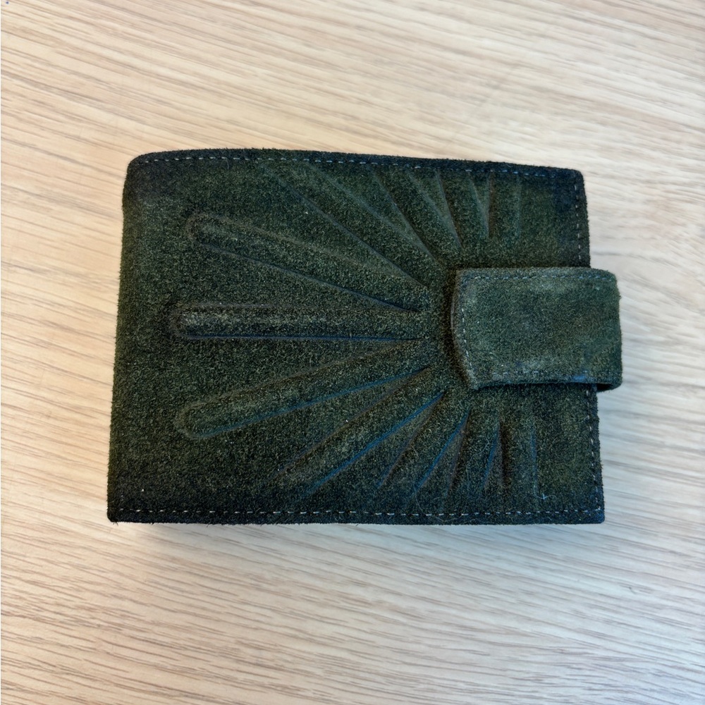 Vintage Dark Green Suede Bi-Fold Wallet “SUNBURST EMBOSSED” Snap Closure